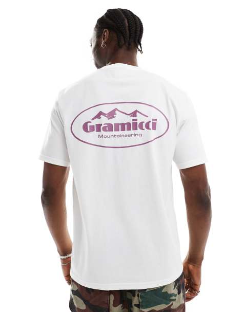 Gramicci – T-Shirt in Weiß mit Bergsteiger-Grafik - view 1