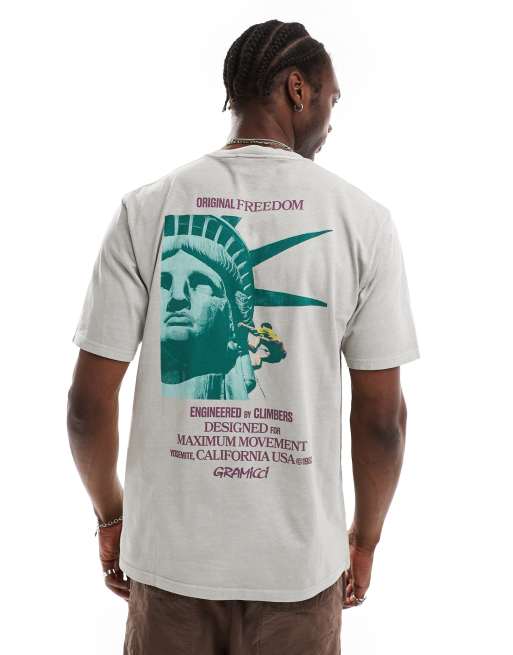 Gramicci - T-shirt met grafische Vrijheidsbeeld-print in lichtgrijs 