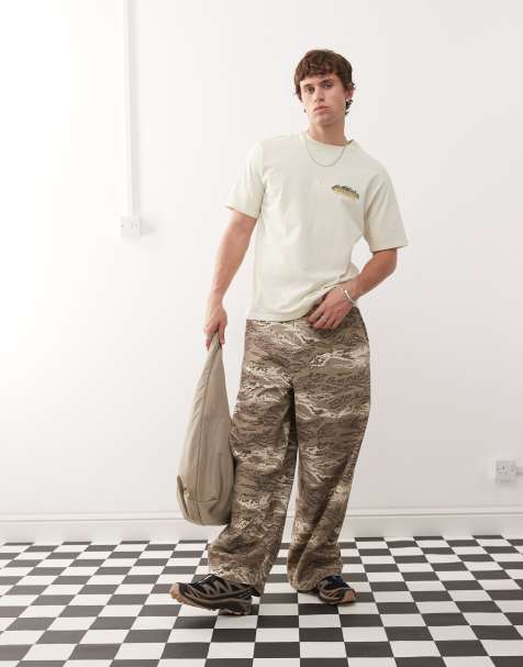 Gramicci - T-shirt met 'Mountaineering' print in naturel - view 1