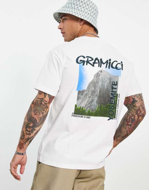 Gramicci - T-shirt met print van Dawn Wall op de rug in wit