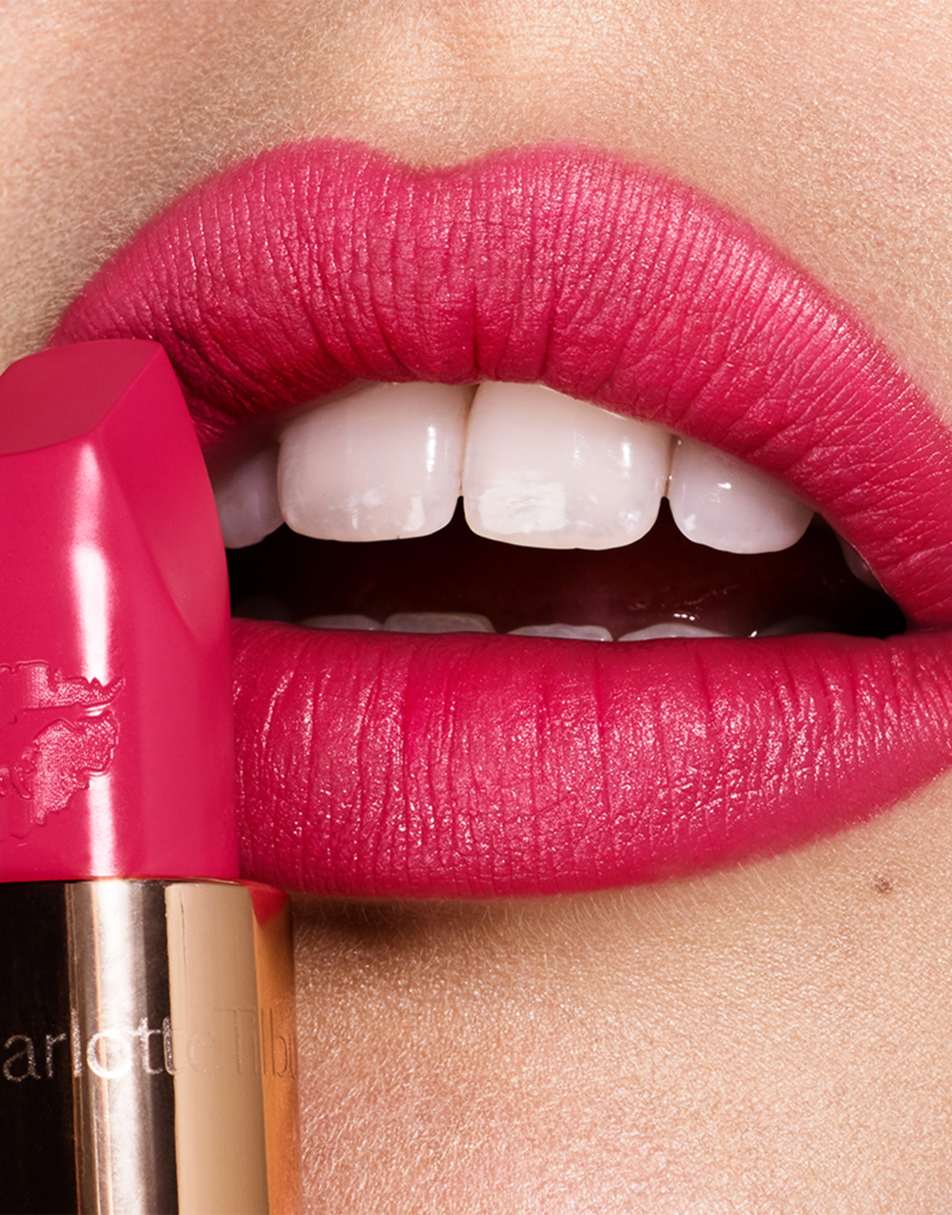 Electric Poppy помада Charlotte Tilbury