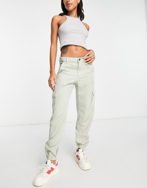 Guess cargo chino pants in khaki