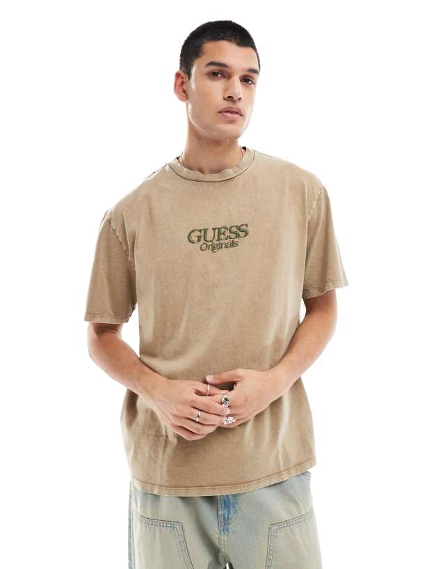 Guess - originals logo script t-shirt brown