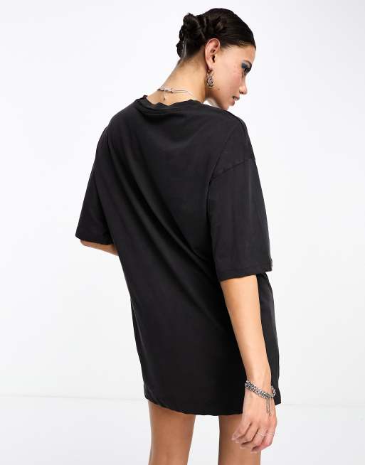 Black short sleeve store t shirt dress