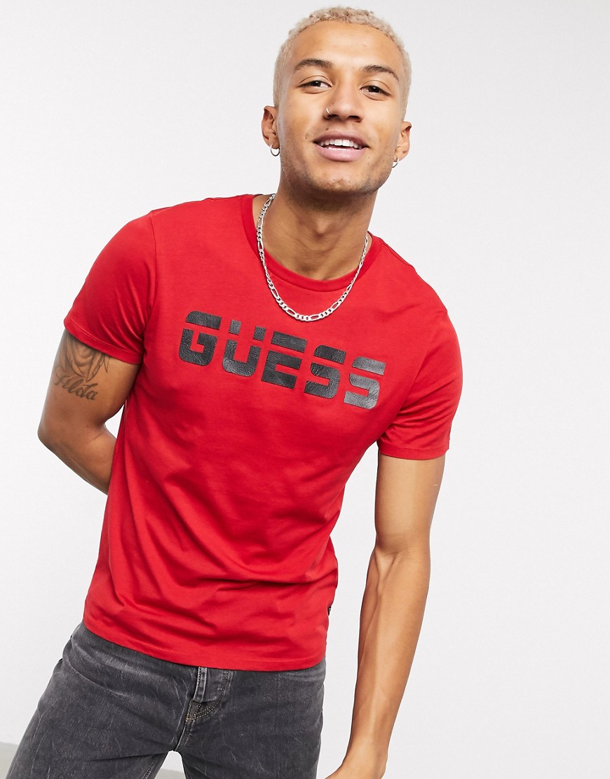 Guess - T-shirt in rood met logo op de borst