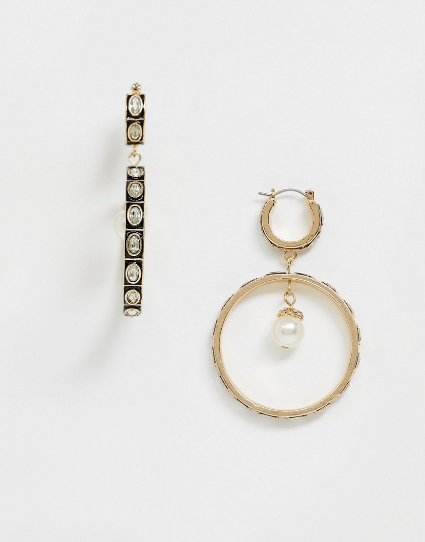 Guldfarvede hoop-øreringe med krystal og perledrop fra ASOS DESIGN