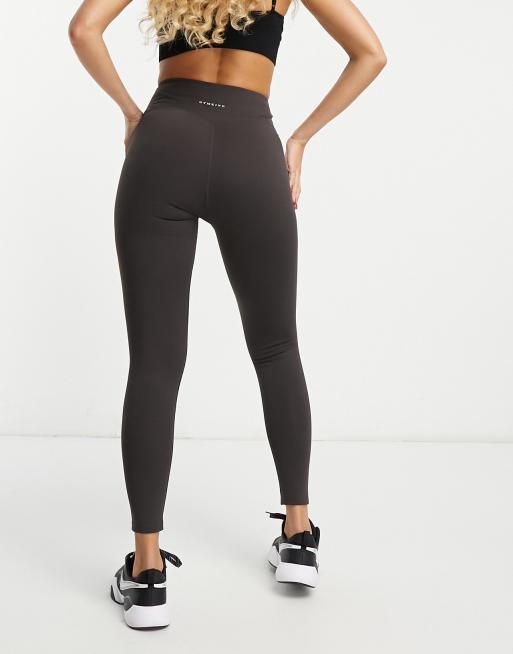 HIIT – Nahtlose, gerippte Leggings in Braun