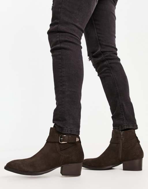 Chelsea boots with clearance straps