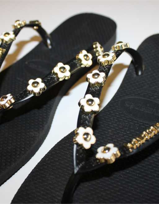 Havaianas - Chanclas negras con adornos florales, 4 de 4