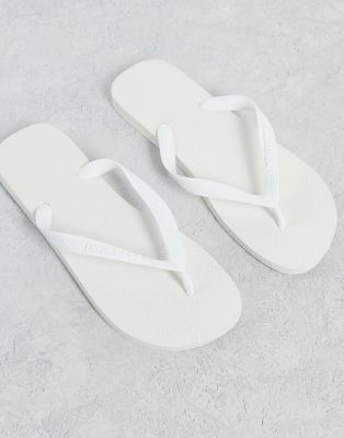 Havaianas classic top flip flops in white | ASOS