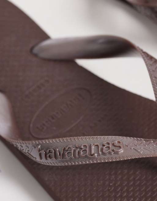 Havaianas flip flops in dark brown