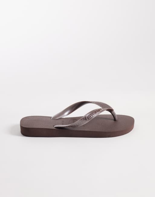 Havaianas flip flops in dark brown