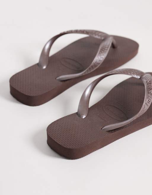 Havaianas flip flops in dark brown