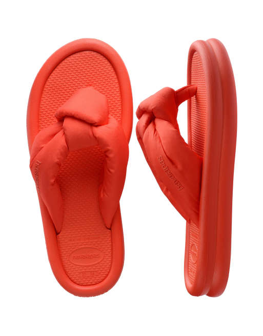 Havaianas overpuff boho flip flops in red, 3 of 4