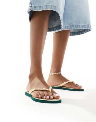 Havaianas - Schmale, spitz zulaufende Zehenstegsandalen in Pantanal-Grün-Weiß