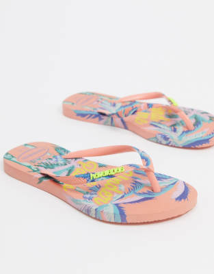 havaianas printed flip flops