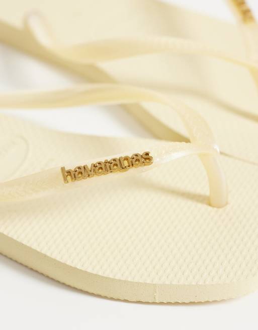 Havaianas slim square toe metallic logo flip flops in buttercream, 3 of 4