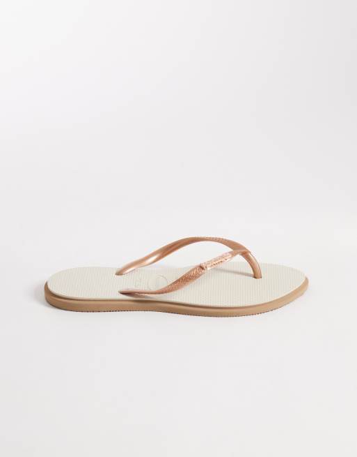 Havaianas - Smalle puntige teenslippers in roségoud, 3 van 4