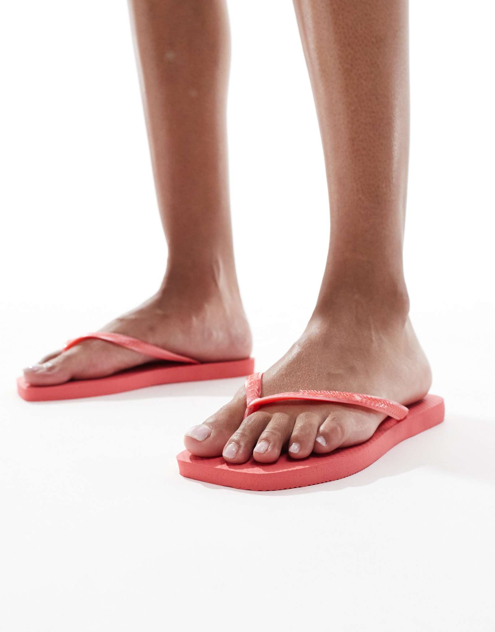 Коралловые шлепанцы Havaianas с квадратным носком
