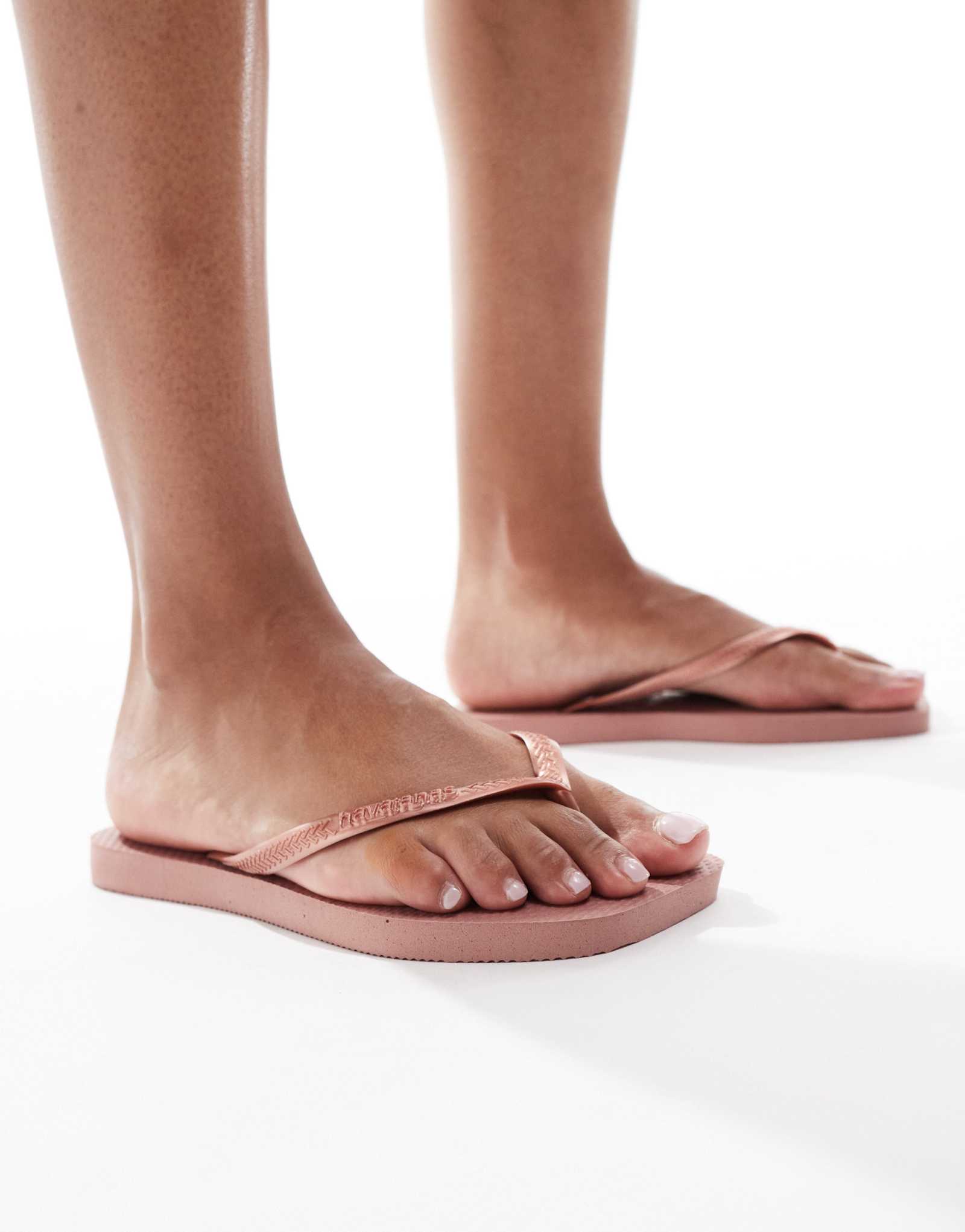 Вьетнамки Havaianas с квадратным носком из розового крокуса