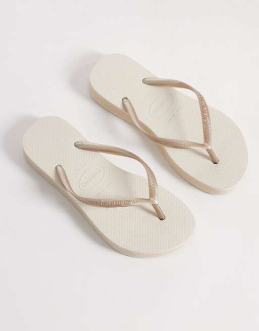Havaianas – Zehenstegsandalen in Beige mit schmaler Plateausohle, 2 von 4