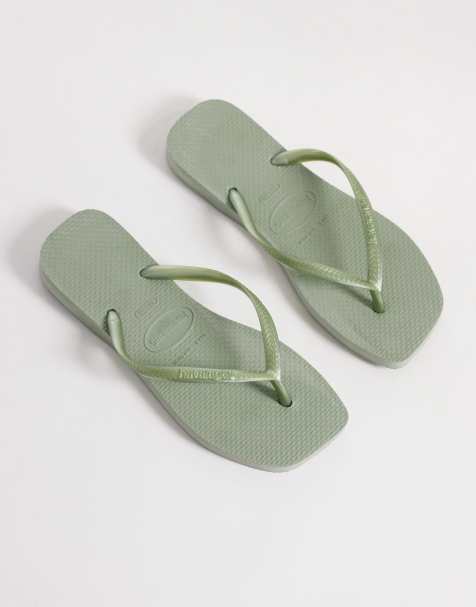 Havaianas – Zehenstegsandalen in Rauchgrün mit schmaler, eckiger Zehenpartie - view 1