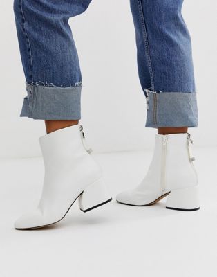 Head Over Heels - Oka - hvide ankelstøvler med curve-pasform