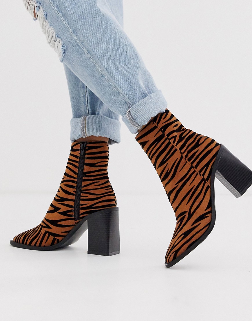 Head Over Heels — Olivee — Ankelstøvler med høje hæle firkantet tå og tigerprint-Multifarvet