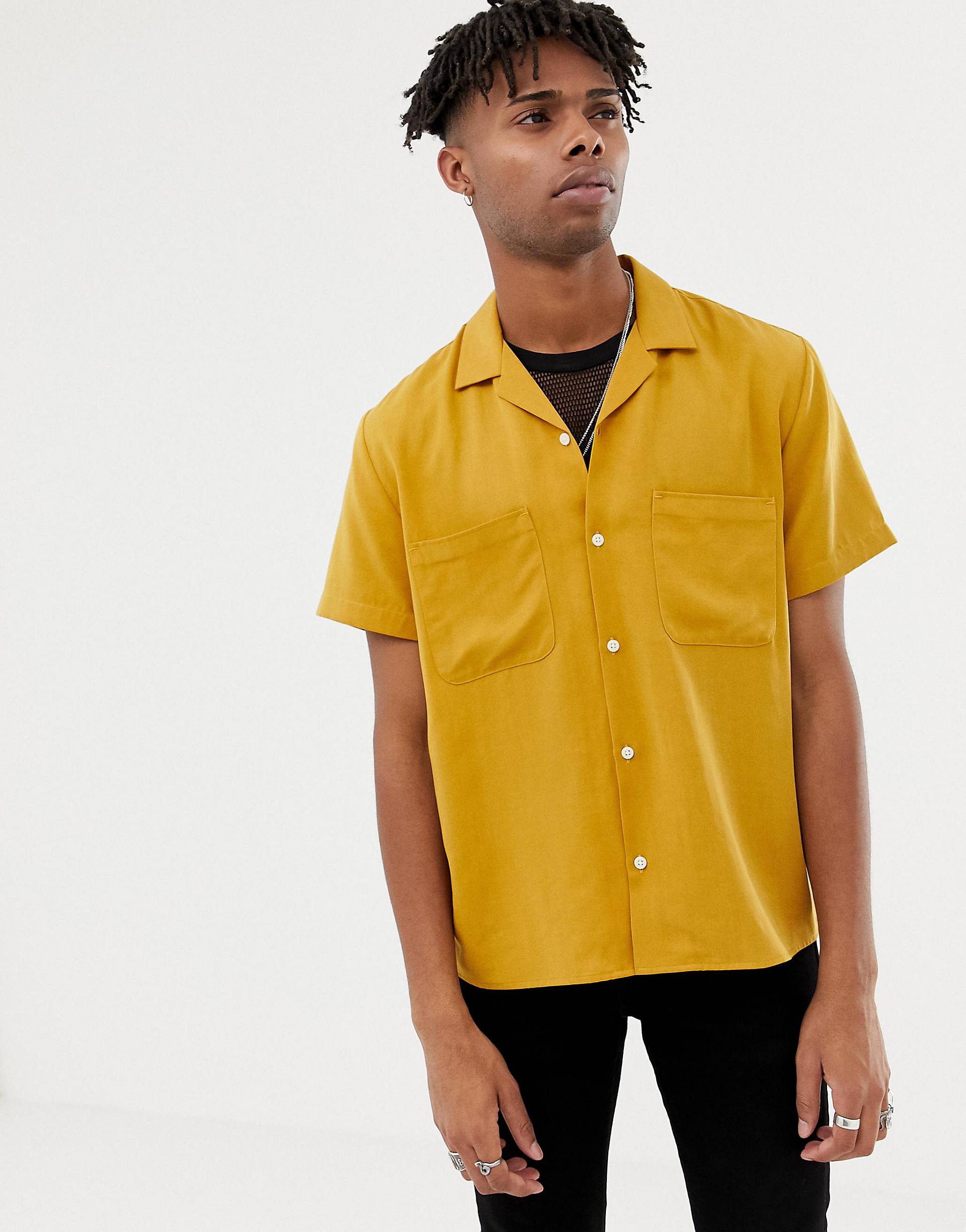 Горчичная рубашка. Рубашка горчичного цвета. Рубашка горчичного цвета мужская. Желтая рубашка из вискозы.