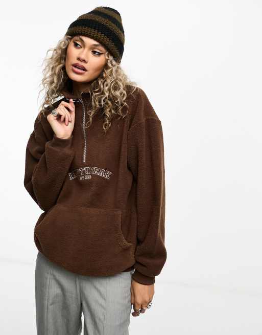 Heartbreak - Borg fleece met korte rits en borduursel in bruin