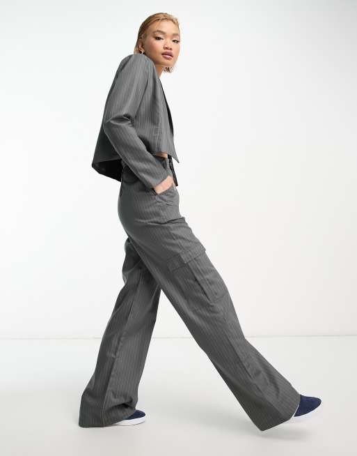 Heartbreak - Cropped blazer in grijs met krijtstreep, deel van co-ord set, 4 van 4