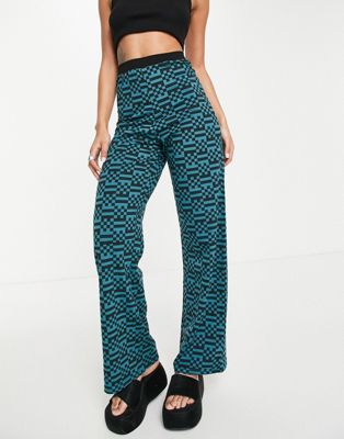 Heartbreak knitted wide leg trousers co-ord in abstract print