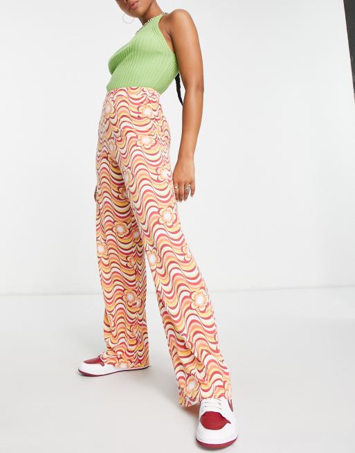 Heartbreak - Pantaloni a zampa stile anni '70 con stampa floreale in coordinato, 4 di 4