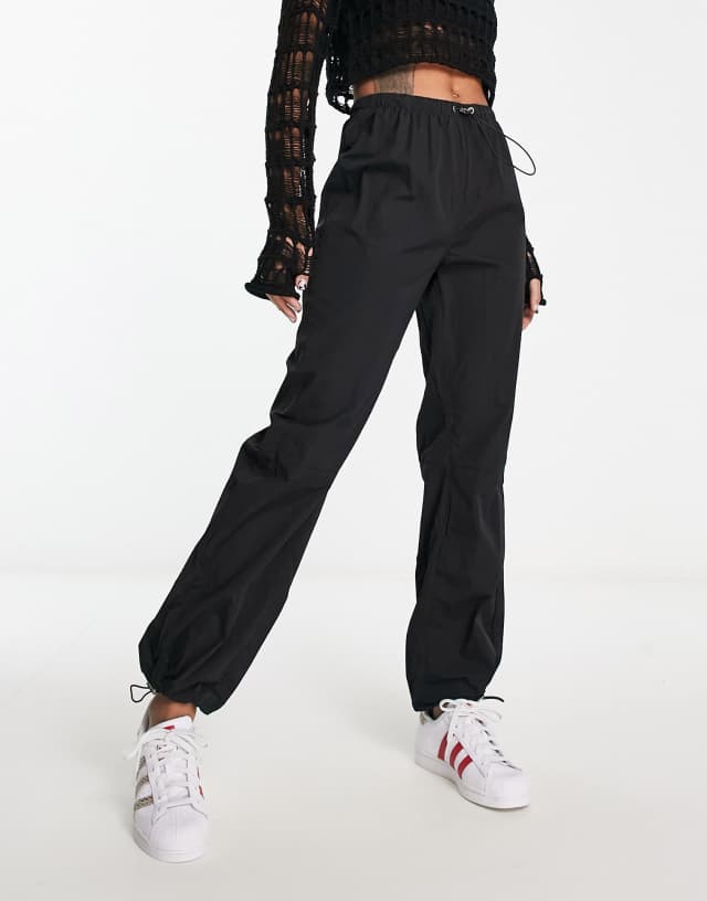 Heartbreak parachute wide leg pants in black