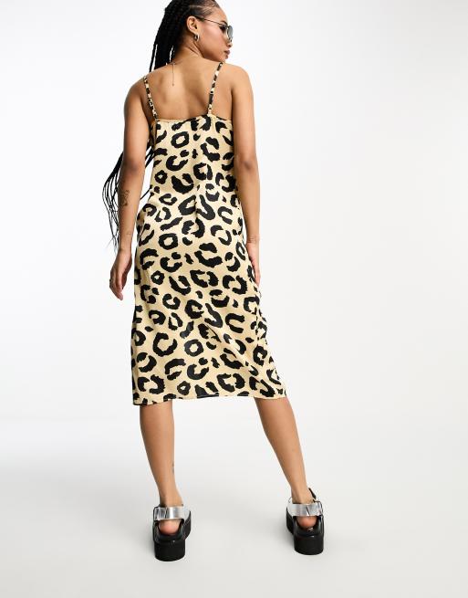 Heartbreak Petite - Satijnen midi cami jurk met zijsplit in luipaardprint, 2 van 4