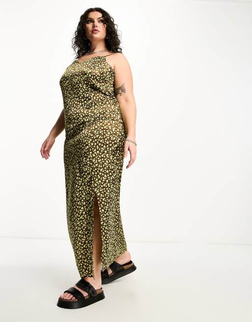 Plus Size Ditsy Floral Print Maxi Dress