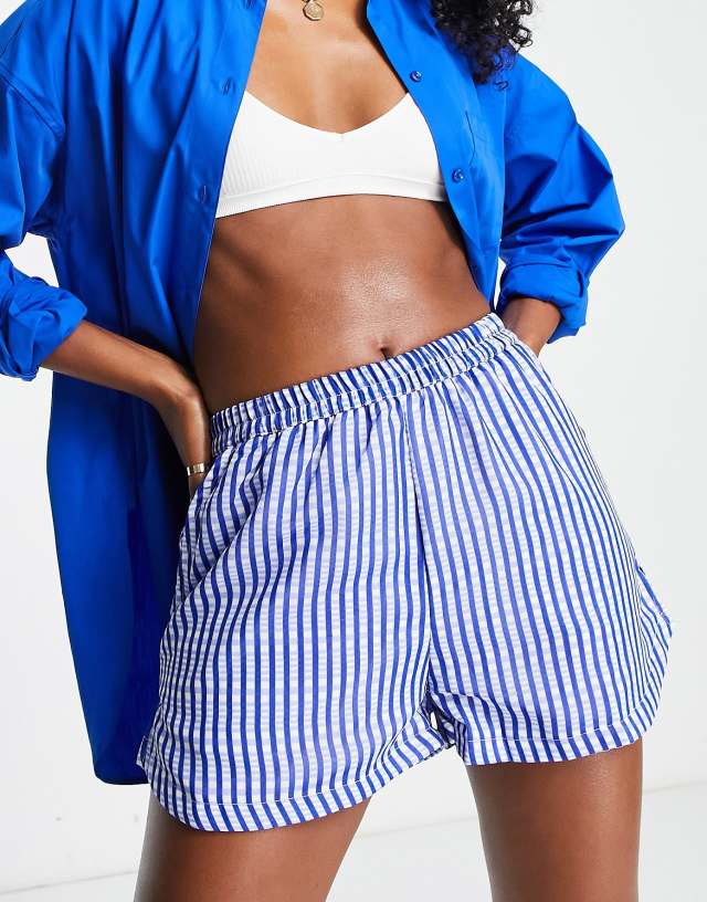 Heartbreak shorts in blue stripes - part of a set