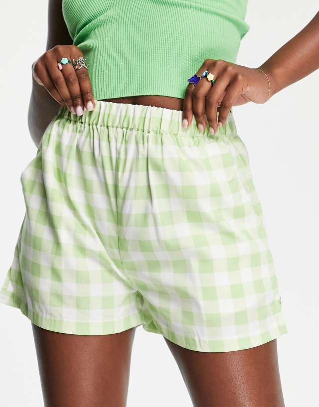 Heartbreak shorts in green gingham - part of a set