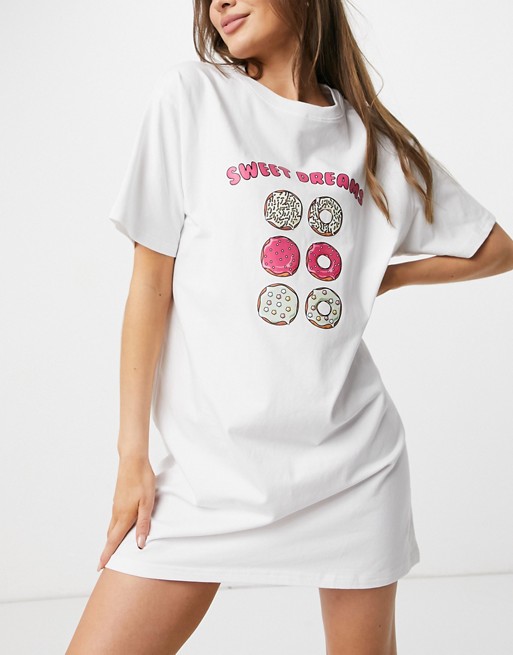 Heartbreak sweet dreams donut pyjama t-shirt dress in white