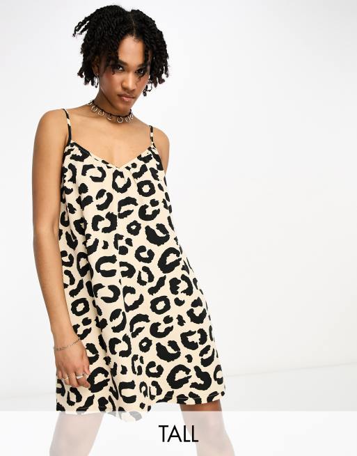 Heartbreak Tall – Leopardmönstrad klänning i poplin