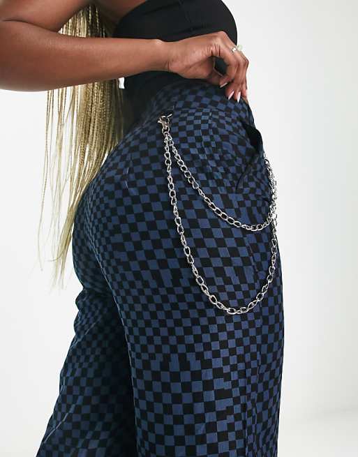 Heartbreak wide leg cargo pants with detachable chain in Heartbreak wide leg cargo pants with detachable chain in