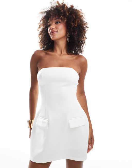 Heiress Beverly Hills - Premium - Mini jurk met A-lijn, bandeau halslijn, structuur en zakdetail in wit