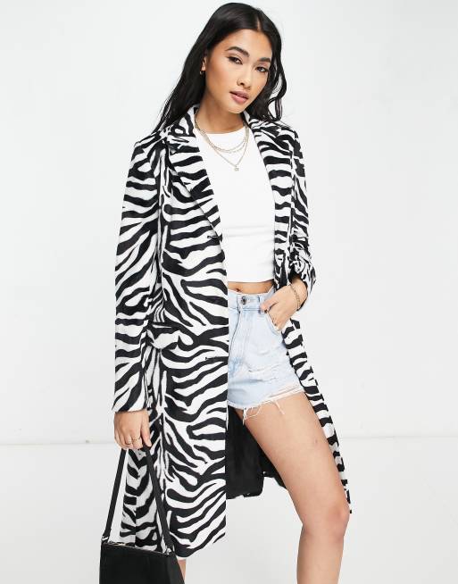 Helene Berman - 90'er-frakke i college-stil med sort/hvidt zebraprint