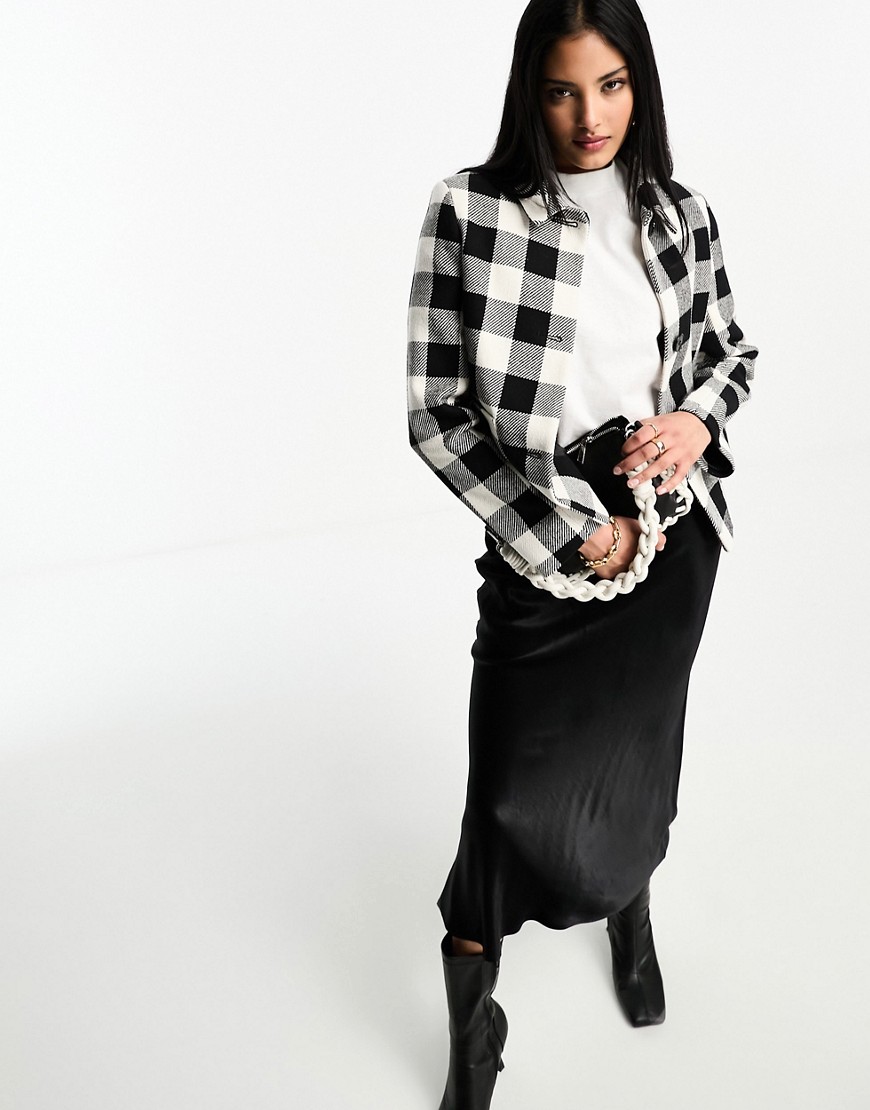 Helene Berman cropped button through jacket in black and white check