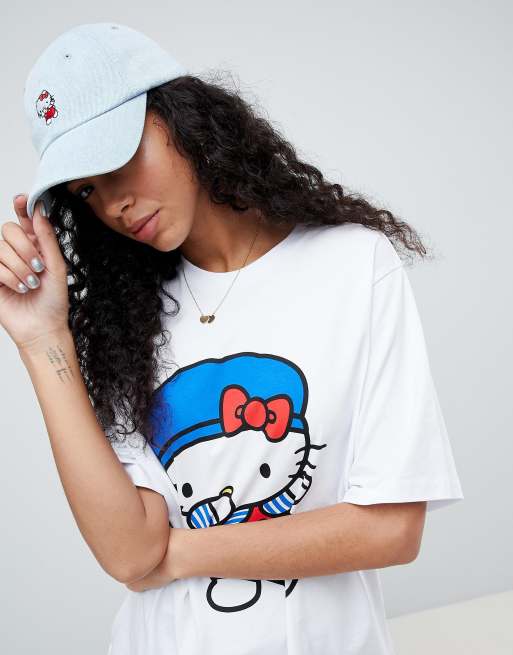 Hello Kitty X ASOS - Cappellino di jeans con Hello Kitty ricamato che balla la dab dance