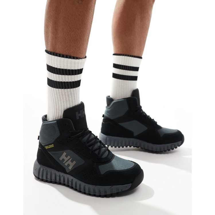 Helly Hansen Monashee hiking boots in black | ASOS display picture 3