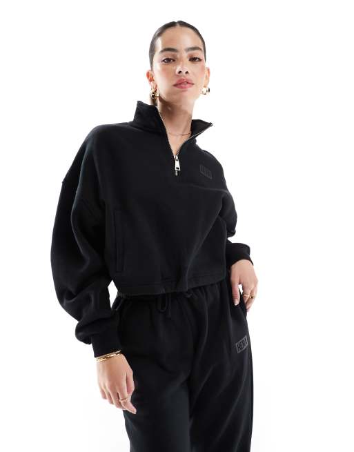 Hera collective cropped sweatshirt in black