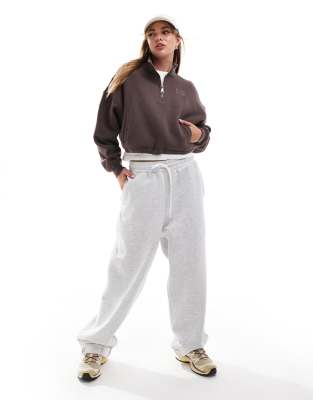 Hera collective cropped sweatshirt in slate brown