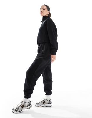 Hera collective joggers in black