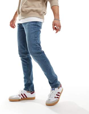 Hera slim fit jean in mid blue